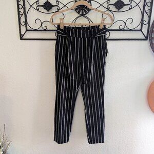 Violets & Roses Black Striped Cropped High-Waist Pants | Size 2 / 26
